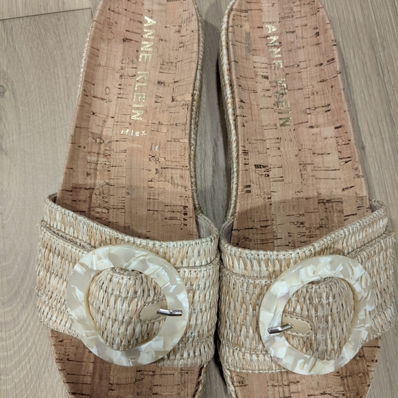 Anne Klein neutral sandals - Picture 10 of 12